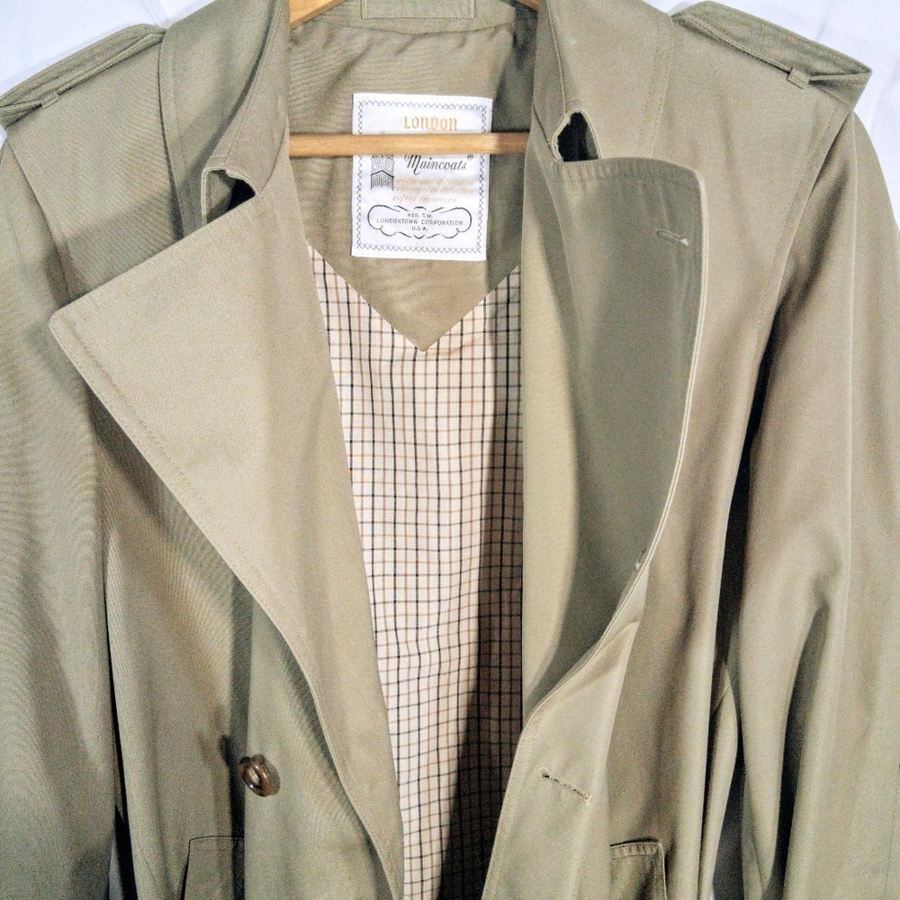Men's Vintage Timeless London Fog 40 Long Beige/Khaki Trenchcoat/Raincoat - Picture 3 of 10